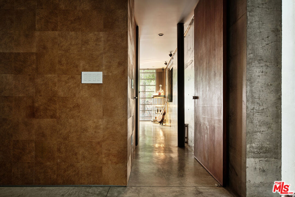 10062 Westwanda Drive Property Photo 17