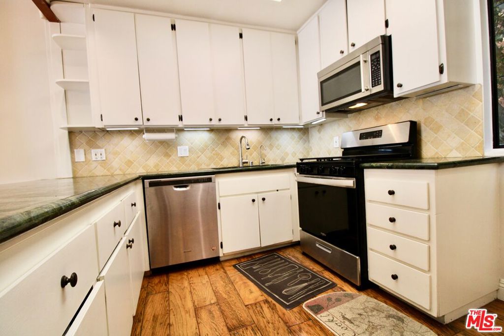 1825 Thayer Avenue Property Photo 11