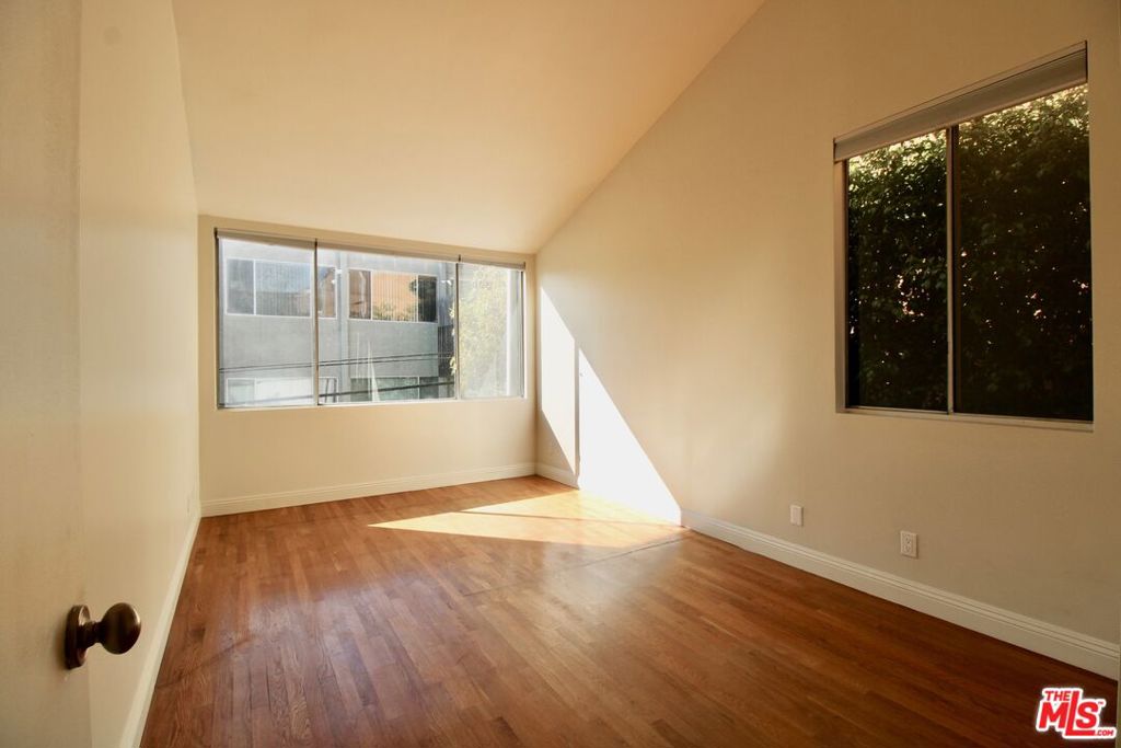 1825 Thayer Avenue Property Photo 17
