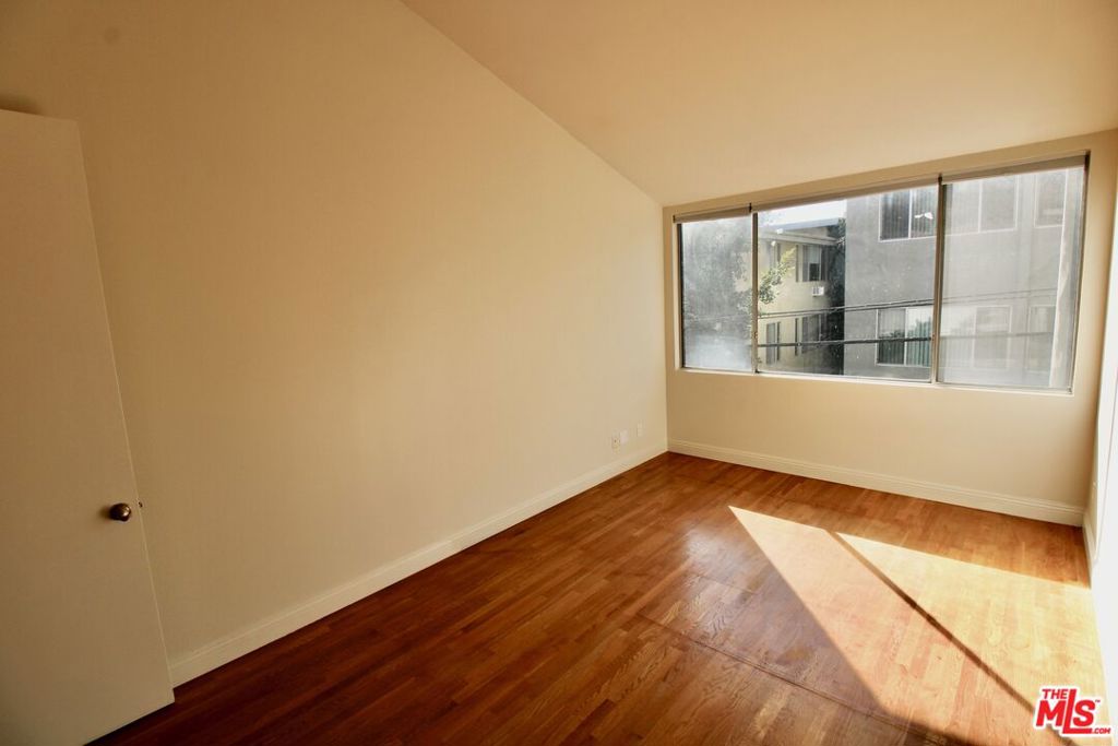 1825 Thayer Avenue Property Photo 18