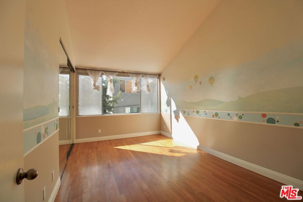 1825 Thayer Avenue Property Photo 22
