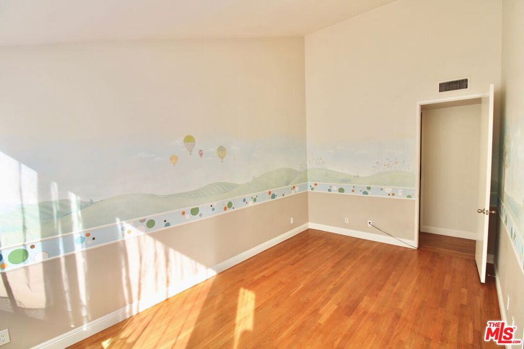 1825 Thayer Avenue Property Photo 23
