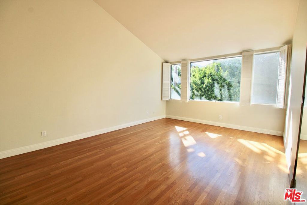 1825 Thayer Avenue Property Photo 24