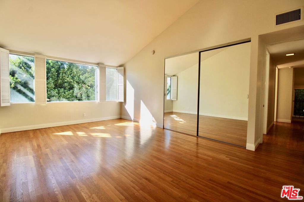 1825 Thayer Avenue Property Photo 25