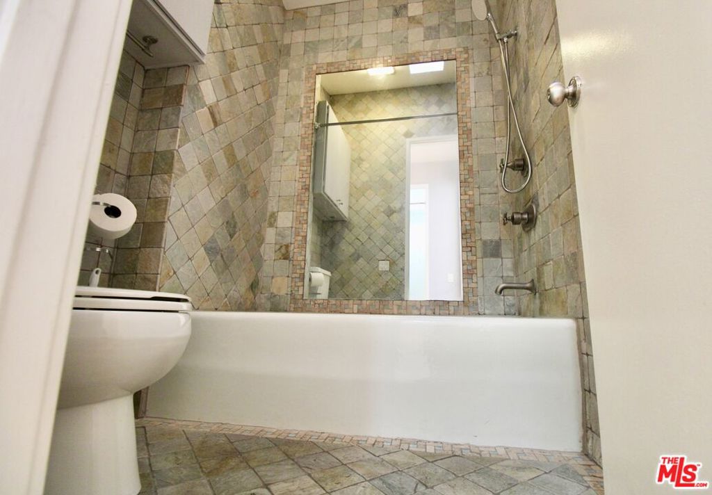 1825 Thayer Avenue Property Photo 27