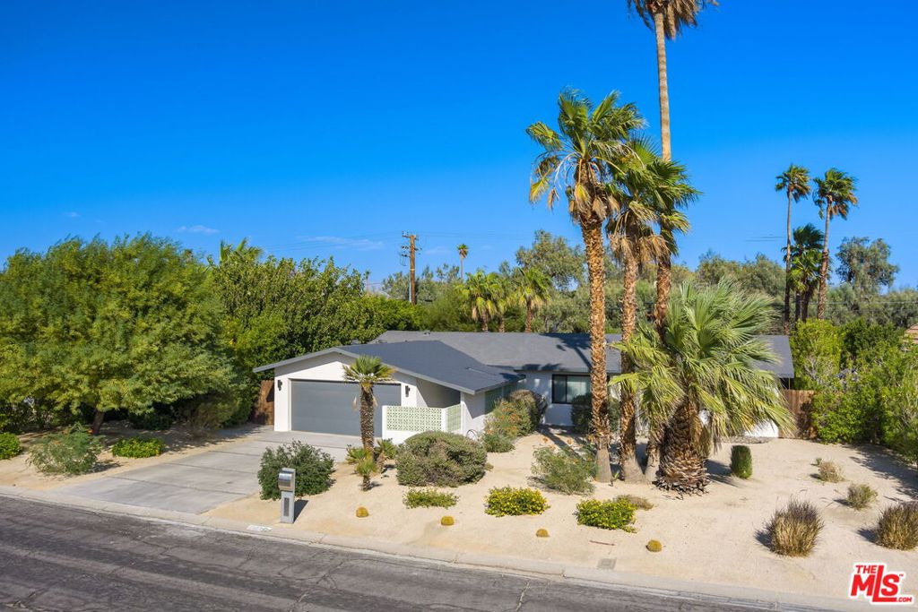 2660 N Farrell Drive Property Photo 3