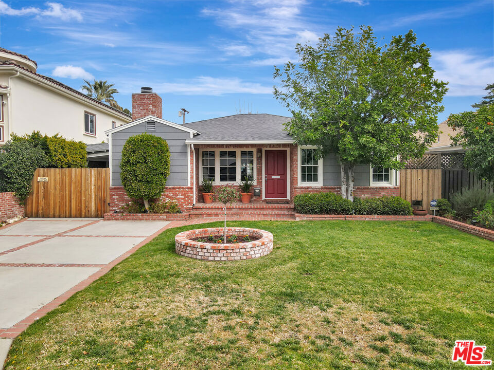 4814 Lemona Avenue Property Photo