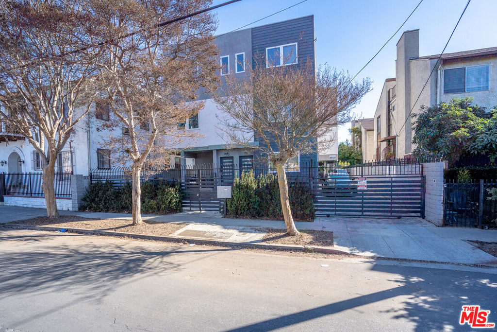 146 Rosemont Avenue Property Photo 3