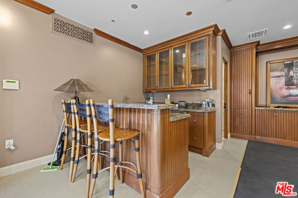 803 N Roxbury Drive Property Photo 43