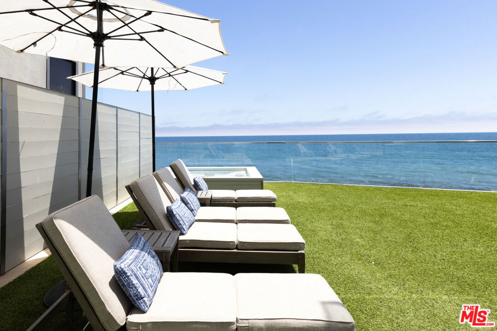 23956 Malibu Road Property Photo 4