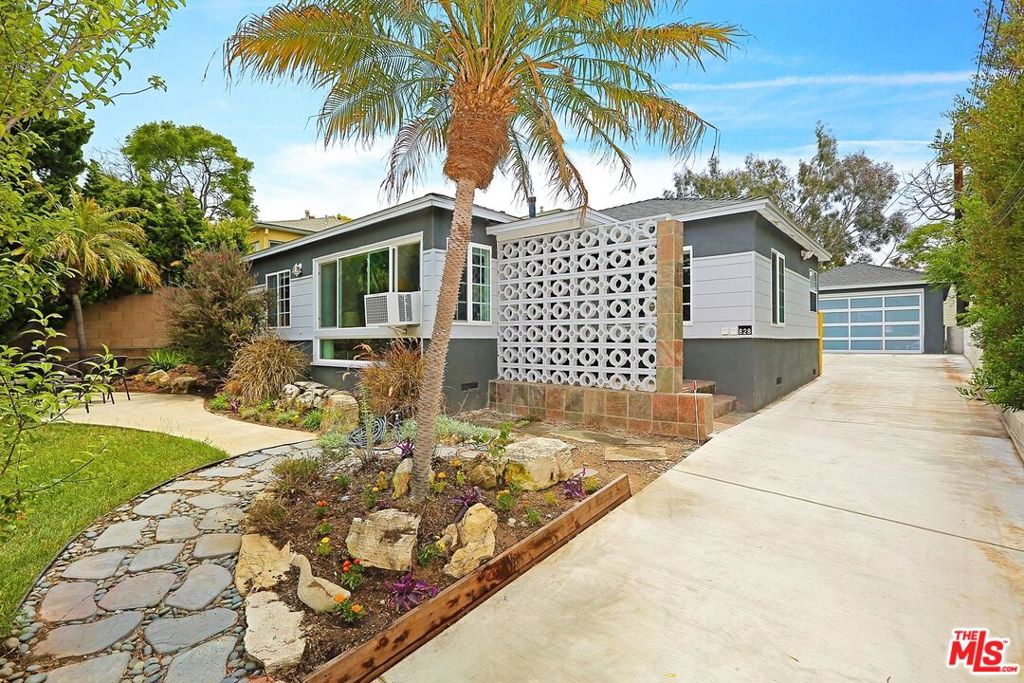 828 Hill Street Property Photo 1