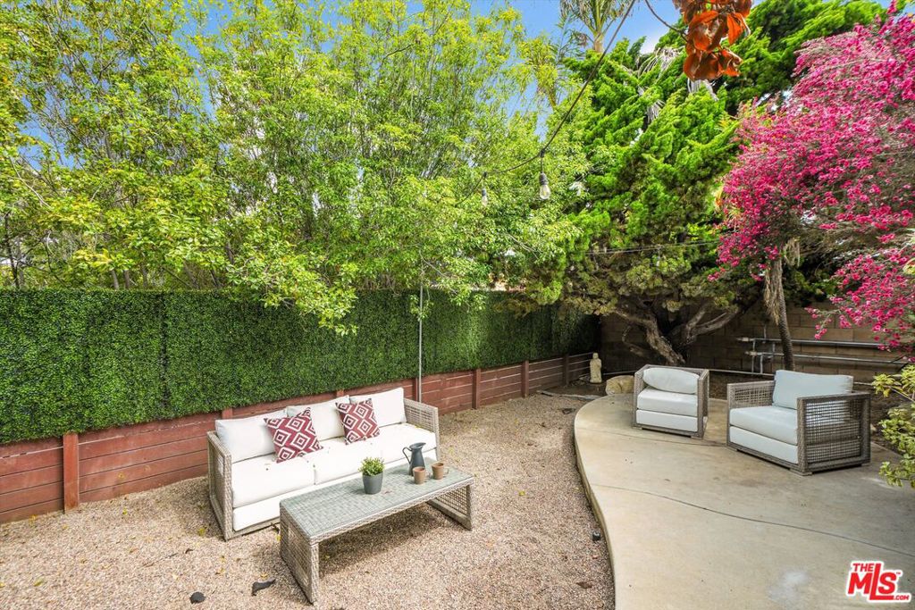 828 Hill Street Property Photo 4