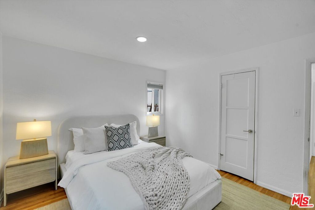 828 Hill Street Property Photo 17