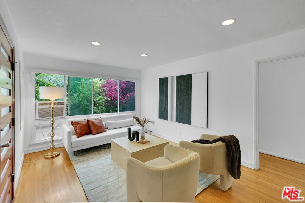 828 Hill Street Property Photo 25