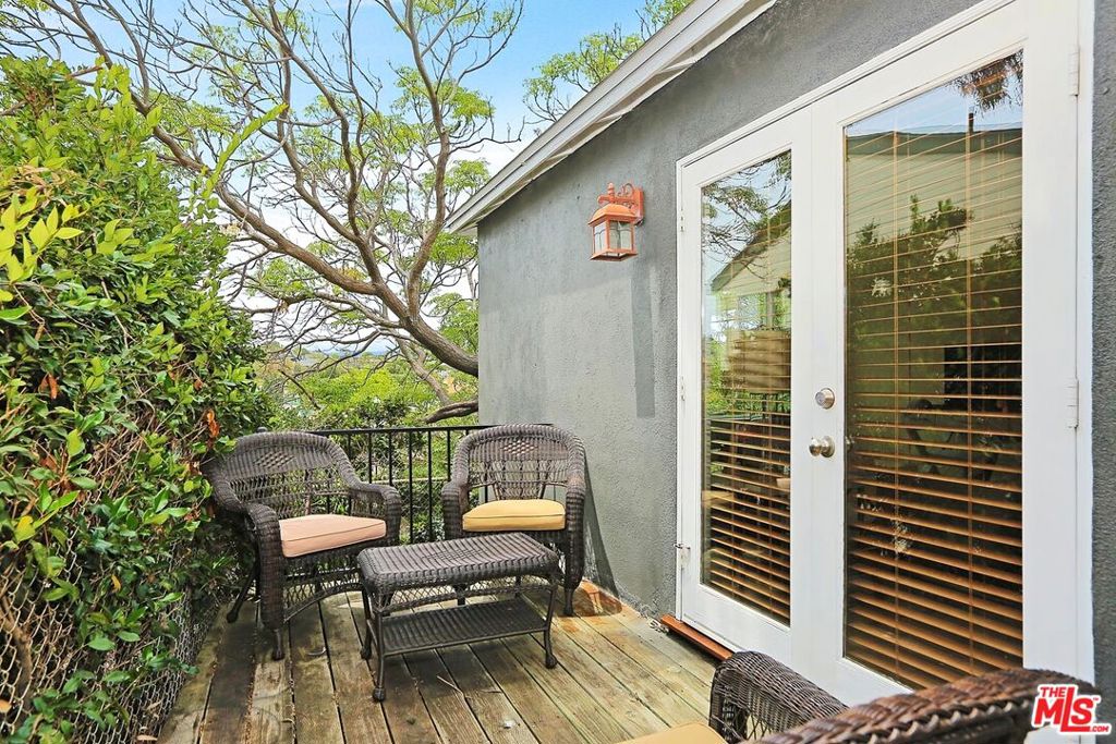 828 Hill Street Property Photo 31