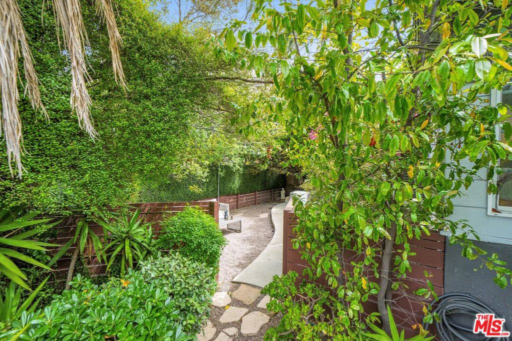 828 Hill Street Property Photo 37