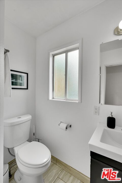 828 Hill Street Property Photo 38