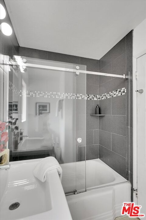 828 Hill Street Property Photo 41