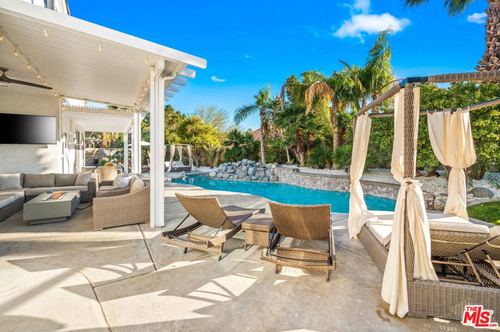 1083 E Circulo San Sorrento Road Property Photo 1