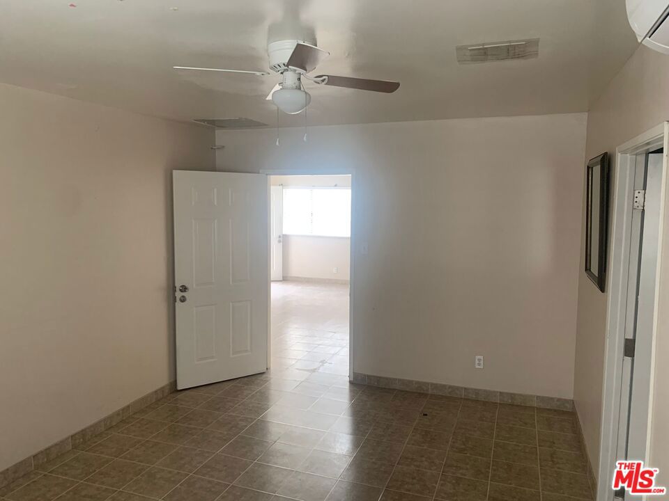 7304 Canby Avenue Property Photo 18