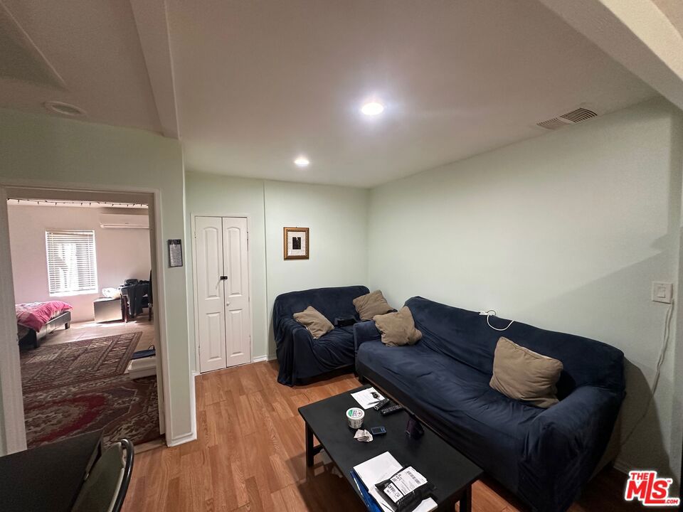 7304 Canby Avenue Property Photo 23