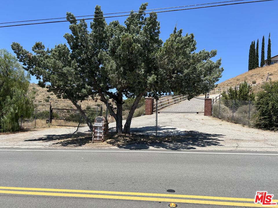 9333 Escondido Canyon Road Property Photo 6