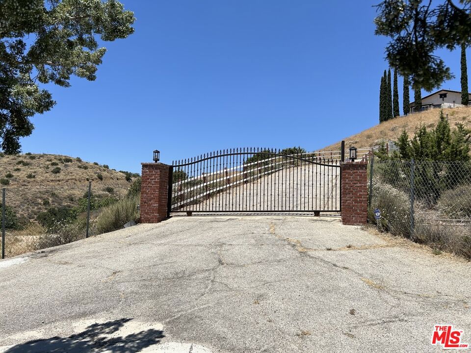 9333 Escondido Canyon Road Property Photo 7