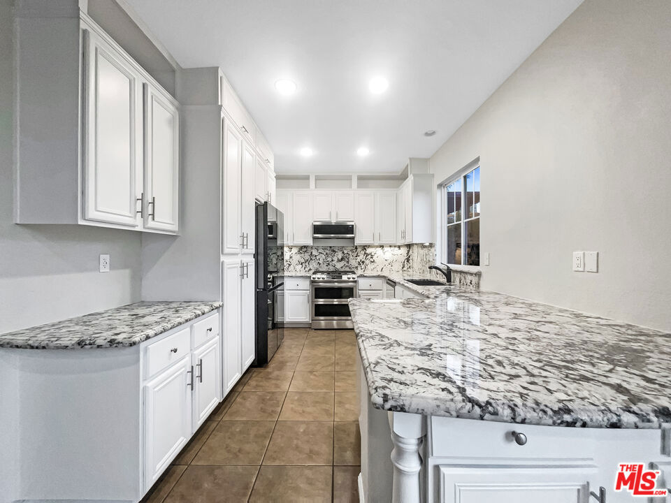24043 Tango Drive Property Photo 6
