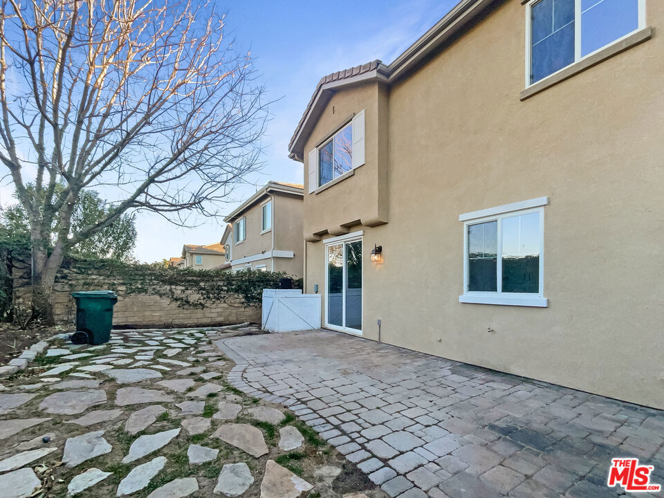 24043 Tango Drive Property Photo 10