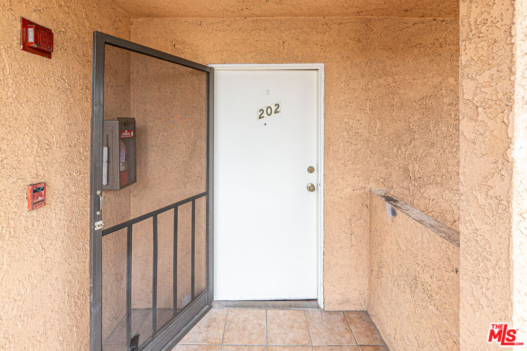 339 Irving Avenue Property Photo 3