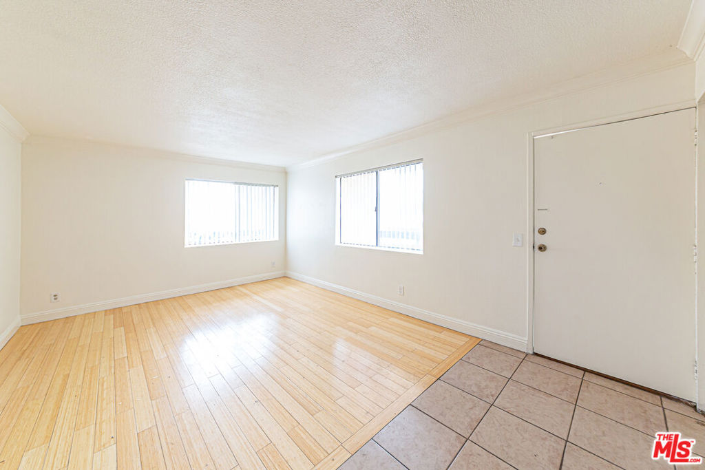 339 Irving Avenue Property Photo 4