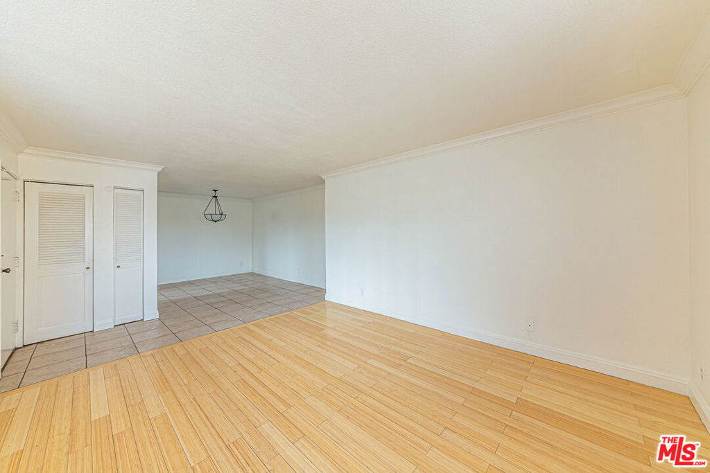 339 Irving Avenue Property Photo 5