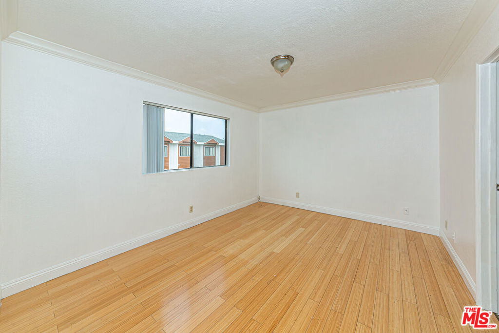 339 Irving Avenue Property Photo 9
