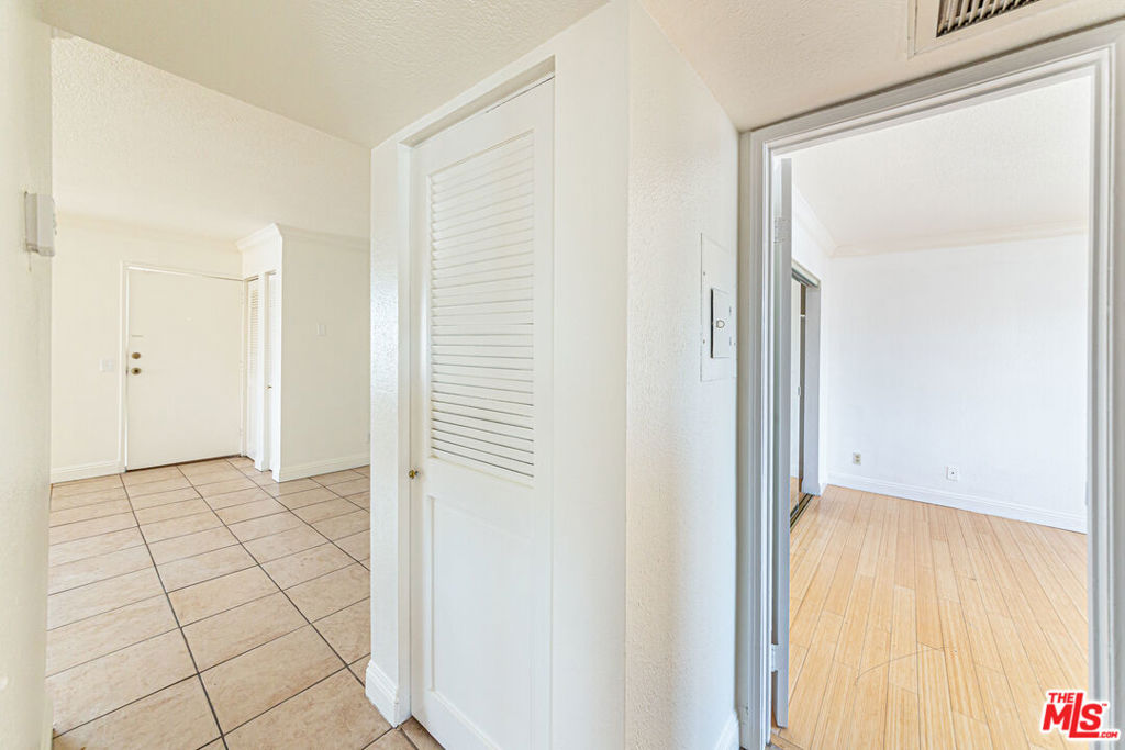 339 Irving Avenue Property Photo 15