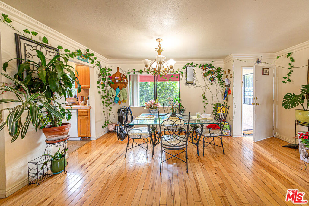 339 Irving Avenue Property Photo 18