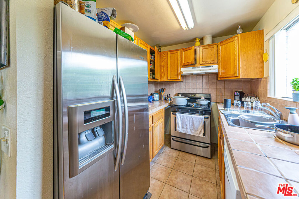 339 Irving Avenue Property Photo 20