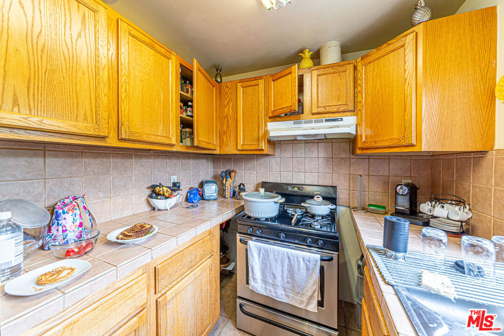 339 Irving Avenue Property Photo 21
