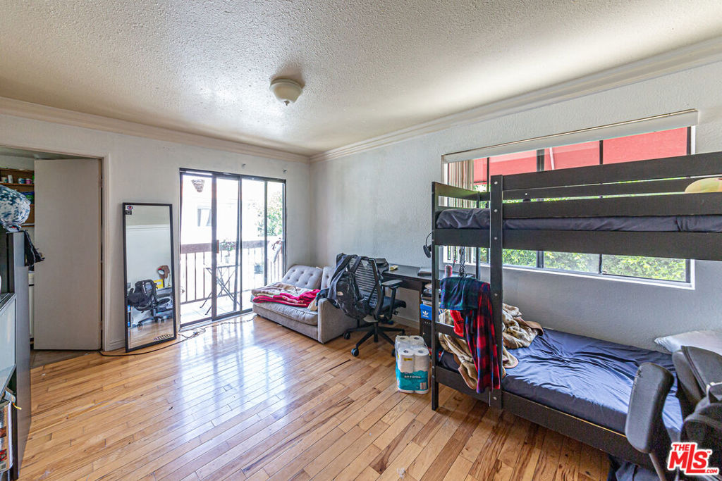339 Irving Avenue Property Photo 25