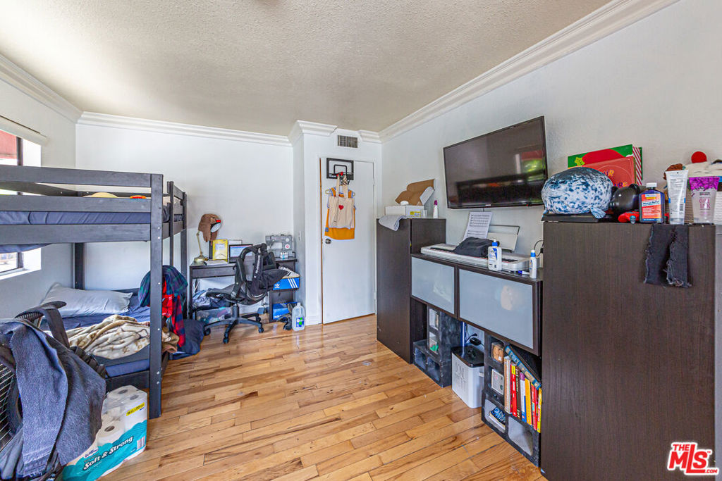 339 Irving Avenue Property Photo 26