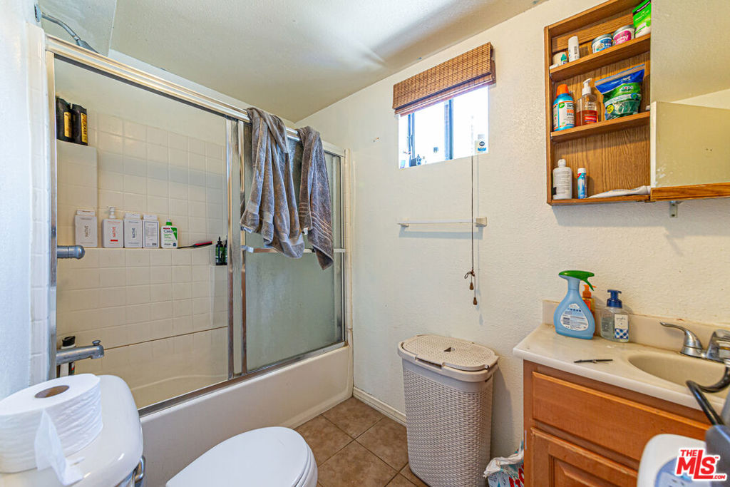 339 Irving Avenue Property Photo 27