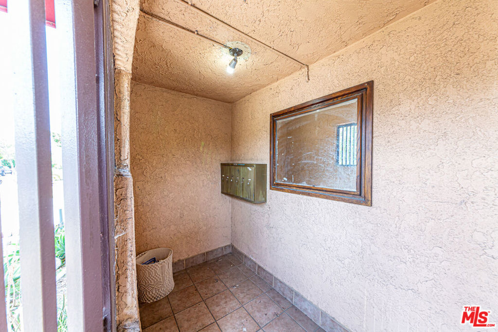339 Irving Avenue Property Photo 30