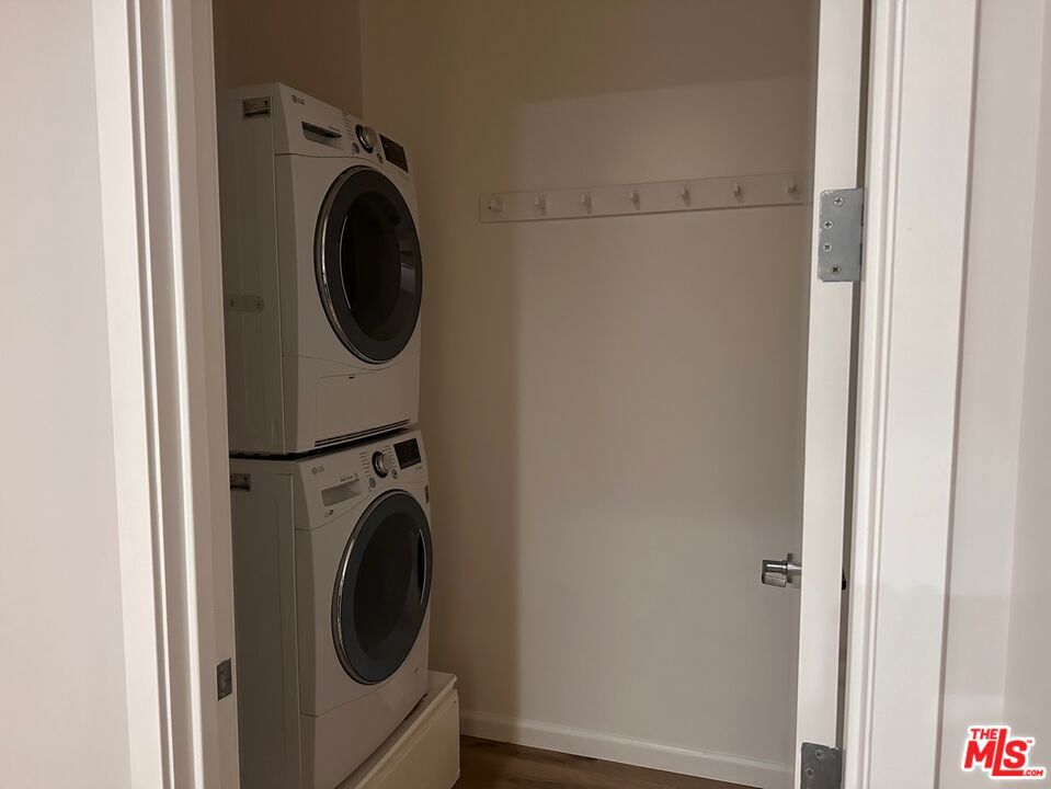 3223 W 6th Street 205 Property Photo 10