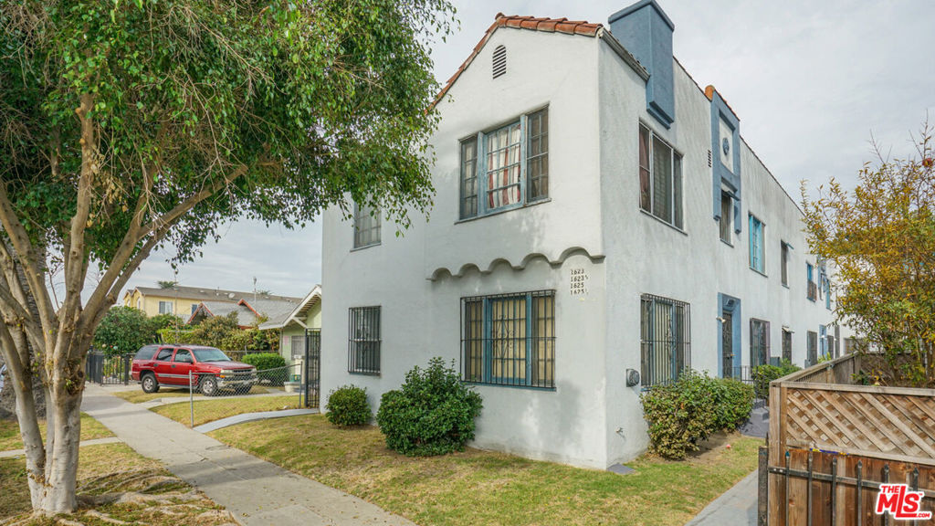 1623 W 39th Place Property Photo