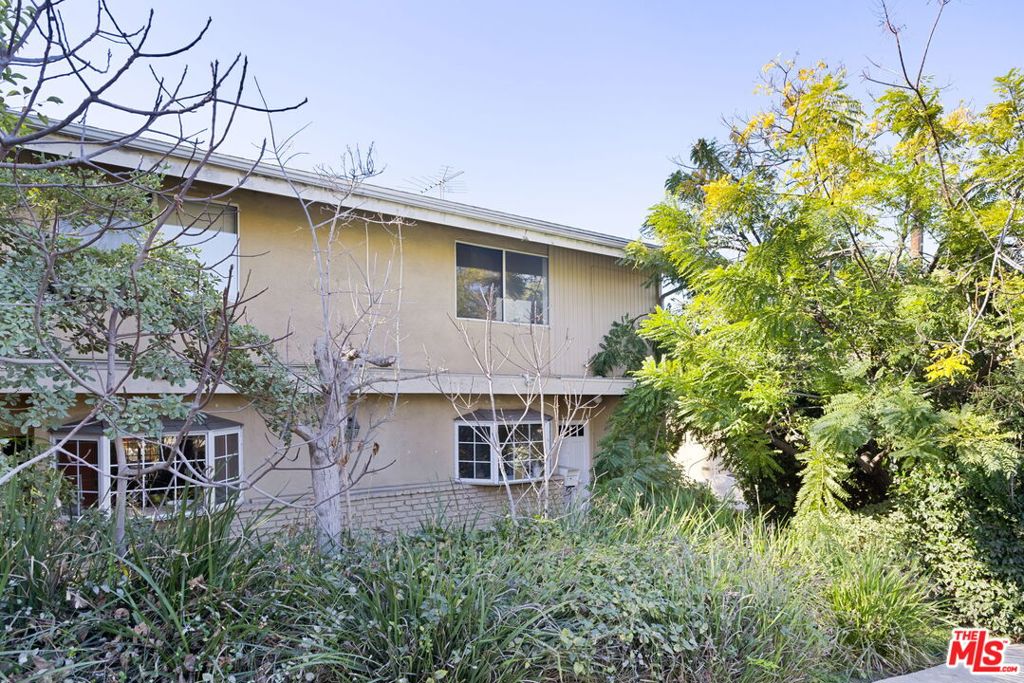 3845 Tracy Street Property Photo 2