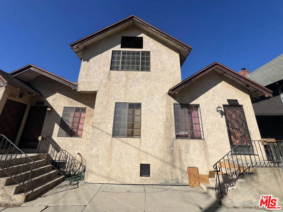 811 Waterloo Street Property Photo