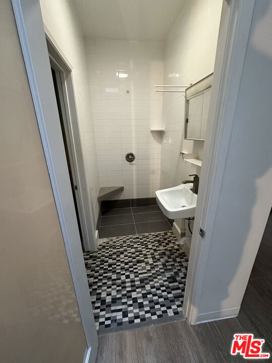 1857 W Adams Boulevard Property Photo 7
