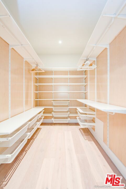 1818 Thayer Avenue 107 Property Photo 5