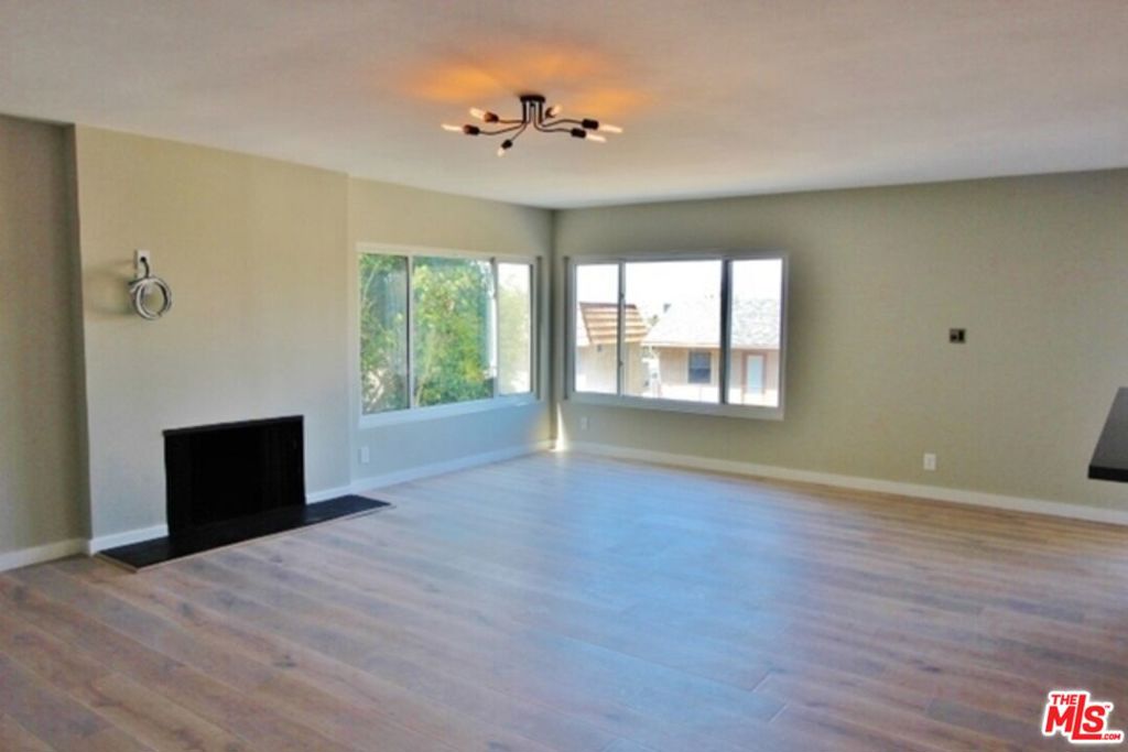 372 Pershing Drive Property Photo 9
