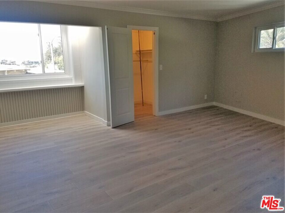 372 Pershing Drive Property Photo 10