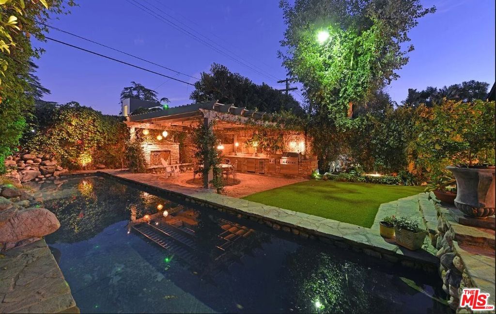 1612 Courtney Avenue Property Photo 2